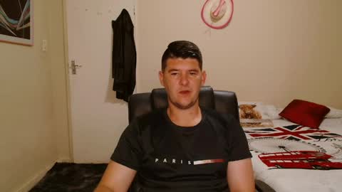 Snapshot of brendansexyboy098754 chatting on 4, 4, 2026 ask me lol online show from 4, 4, 2026