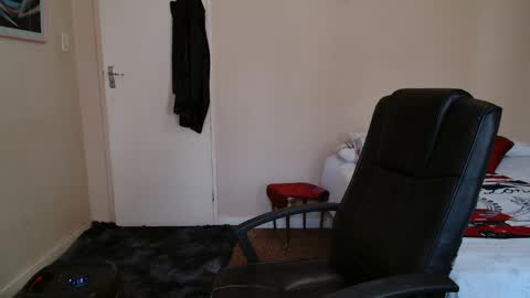 Snapshot of brendansexyboy098754 chatting on 7, 4, 2026 ask me lol online show from 7, 4, 2026