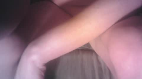 Snapshot of bri20fu chatting on 7, 4, 2026 raining down on me online show from 7, 4, 2026