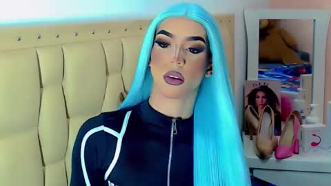 BRIANA online show from 21, 12, 2025