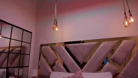 Brianna  online show from 17, 12, 2025