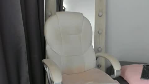 briannawhite10 online show from 5, 12, 2025