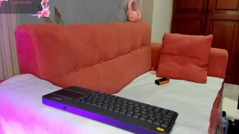    online show from 12, 11, 2025