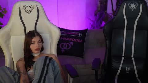 Diamonds Girls online show from 27, 11, 2025