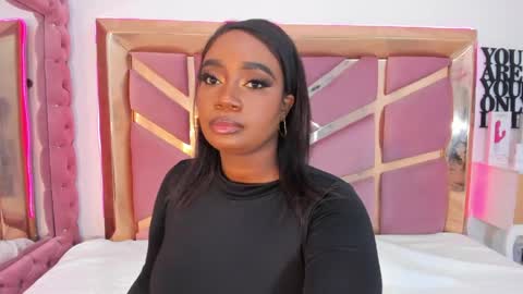 Snapshot of britanymooree chatting on 18, 4, 2026 Britany online show from 18, 4, 2026