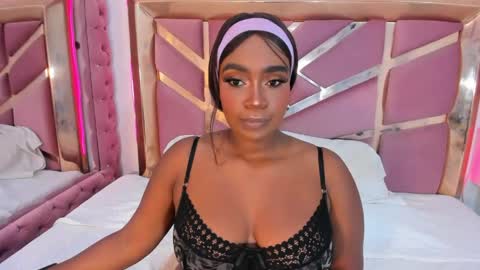 Snapshot of britanymooree chatting on 23, 4, 2026 Britany online show from 23, 4, 2026