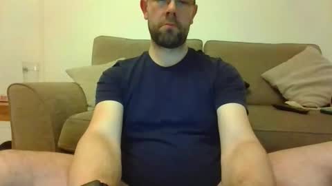 britguy6985 online show from 22, 12, 2025