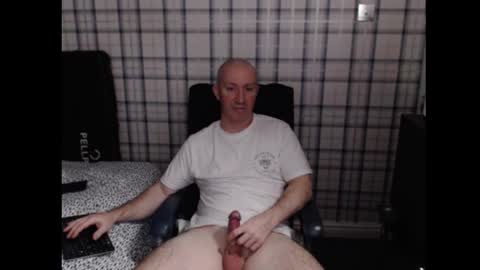 Snapshot of britguy_uk chatting on 8, 11, 2025 Lemee Joinyuu online show from 8, 11, 2025