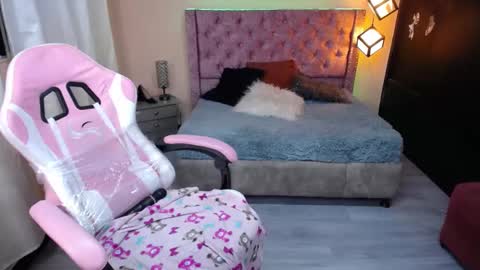 Snapshot of brithany_smiith_ chatting on 23, 2, 2025 britany online show from 23, 2, 2025