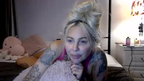Snapshot of british_bratty_barbie chatting on 9, 8, 2026 BritishBrattyBarbie online show from 9, 8, 2026