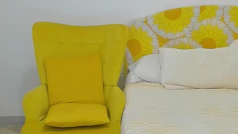 Snapshot of britishmilfpenelope chatting on 3, 3, 2026 Penelope online show from 3, 3, 2026
