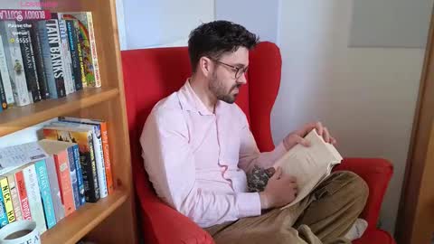 Snapshot of britishpoet69 chatting on 27, 11, 2025 British Poet online show from 27, 11, 2025