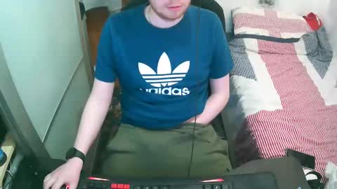 Snapshot of britishtom93 chatting on 25, 2, 2026 British Tom online show from 25, 2, 2026