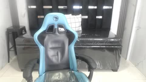 Snapshot of britney_sub chatting on 17, 1, 2026 Britney online show from 17, 1, 2026