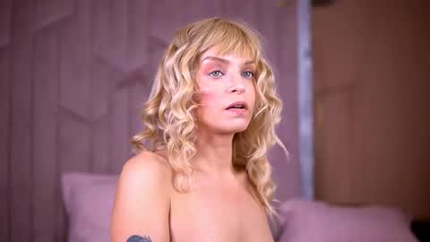 britneyhudson online show from 23, 12, 2025