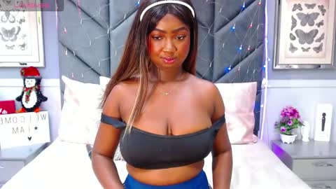 brittany 25 years old  happy as a worm  online show from 27, 12, 2024