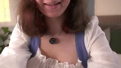 Snapshot of britthe chatting on 17, 9, 2025 Lina online show from 17, 9, 2025