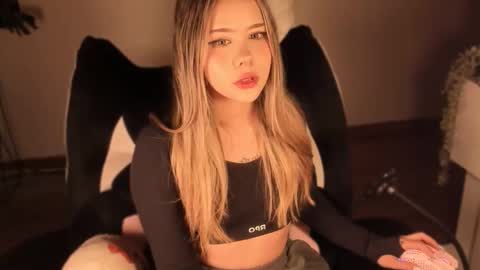 Snapshot of brooklyn_baby_ chatting on 4, 3, 2026 Nat Independent model Please help me to reach 200 thumbs up online show from 4, 3, 2026