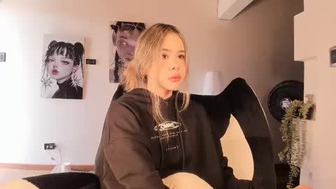 Snapshot of brooklyn_baby_ chatting on 23, 3, 2026 Nat Independent model Please help me to reach 200 thumbs up online show from 23, 3, 2026