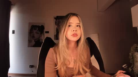 Snapshot of brooklyn_baby_ chatting on 28, 3, 2026 Nat Independent model Please help me to reach 200 thumbs up online show from 28, 3, 2026