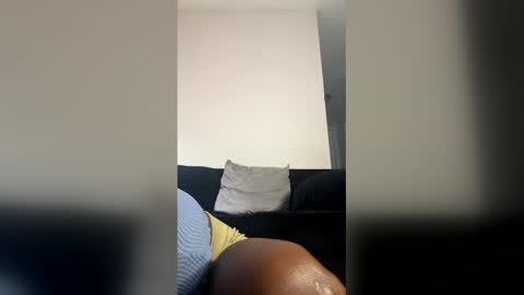 Snapshot of brownnnjuicy chatting on 17, 12, 2025 brownnnjuicy online show from 17, 12, 2025