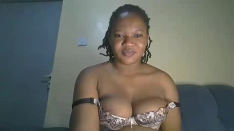 Snapshot of browny_kinky chatting on 21, 12, 2024 pitch online show from 21, 12, 2024