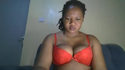 Snapshot of browny_kinky chatting on 25, 12, 2024 pitch online show from 25, 12, 2024