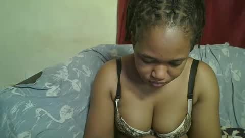 Snapshot of browny_kinky chatting on 21, 2, 2025 pitch online show from 21, 2, 2025