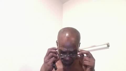 Snapshot of brucebowser chatting on 8, 3, 2026 brucebowser online show from 8, 3, 2026