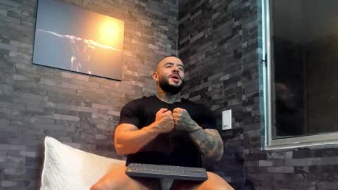 Snapshot of brucedallas chatting on 2, 12, 2025 brucedallas online show from 2, 12, 2025