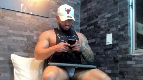 Snapshot of brucedallas chatting on 27, 3, 2026 brucedallas online show from 27, 3, 2026