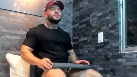 Snapshot of brucedallas chatting on 1, 4, 2026 brucedallas online show from 1, 4, 2026