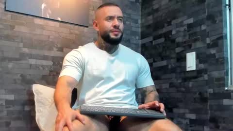 Snapshot of brucedallas chatting on 4, 7, 2026 brucedallas online show from 4, 7, 2026