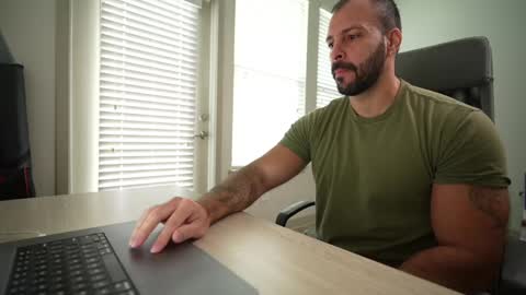 Snapshot of brucestryker chatting on 8, 1, 2025 onlyfans BRUCESTRYKER online show from 8, 1, 2025