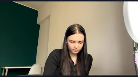 Snapshot of brunaceasor chatting on 28, 4, 2026 Luna online show from 28, 4, 2026