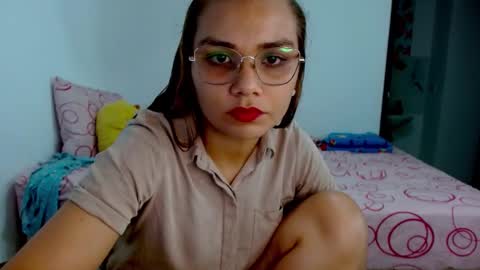 Snapshot of brunette_dan chatting on 6, 3, 2025 norma online show from 6, 3, 2025