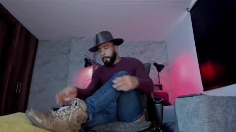 Andres Suarez online show from 28, 11, 2025