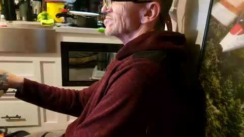 Snapshot of brushsquach chatting on 23, 2, 2025 Steve... aka SkinnieDippin aka TimberTramp online show from 23, 2, 2025