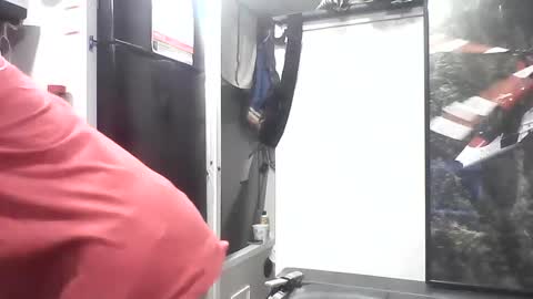 Snapshot of brushsquach chatting on 17, 10, 2025 Steve... aka SkinnieDippin aka TimberTramp online show from 17, 10, 2025