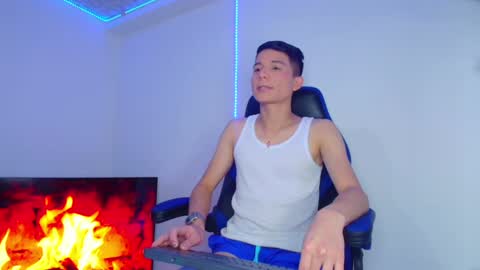 Snapshot of bryam_hot chatting on 29, 1, 2025 BRYAM INDEPENDENT MODEL online show from 29, 1, 2025