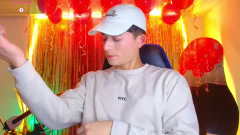 Snapshot of bryam_hot chatting on 20, 9, 2025 BRYAM INDEPENDENT MODEL online show from 20, 9, 2025