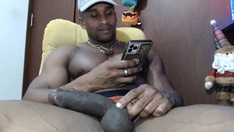 Snapshot of bryan_colen chatting on 18, 1, 2025 Enjoy the best muscle straws online show from 18, 1, 2025