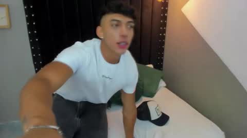 Snapshot of bryan_robayo5 chatting on 30, 11, 2025 Bryan online show from 30, 11, 2025