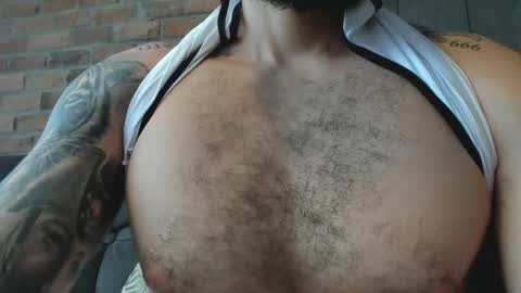 Snapshot of bryson_jace1 chatting on 28, 11, 2025 Bryson Jace online show from 28, 11, 2025