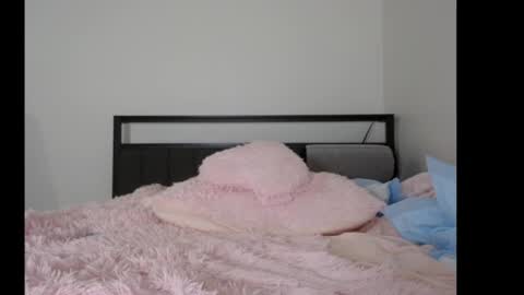 Snapshot of bubble_girl_lo chatting on 6, 5, 2026 Queen Lola XXX online show from 6, 5, 2026