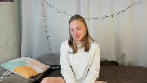 Snapshot of bubblebbb chatting on 8, 1, 2025 Sabrina online show from 8, 1, 2025