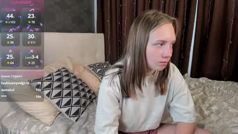 Snapshot of bubblebbb chatting on 10, 1, 2025 Sabrina online show from 10, 1, 2025