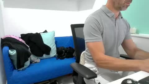 Snapshot of bubblebumdave chatting on 7, 10, 2025 Bubblebum online show from 7, 10, 2025