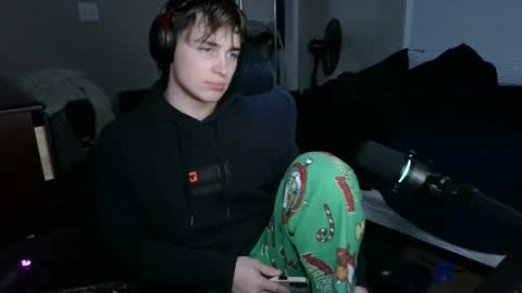 Snapshot of bubblebuttbdn chatting on 1, 12, 2025 BubblebuttBdn online show from 1, 12, 2025