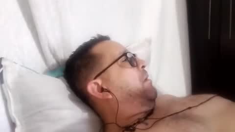 Snapshot of buchs32 chatting on 23, 10, 2025 buchs32 online show from 23, 10, 2025